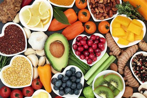 Jak odpowiednio zbilansowana dieta może wpłynąć na organizm człowieka? Zdrowe jedzenie może Ci pomóc uniknąć wszelkiego rodzaju schorzeń i zadbać o swój stan zdrowotny! sierpień 2022