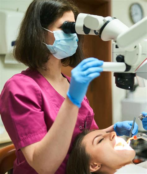 Zapisz się kontrolną wizytę u eksperta od stomatologi odwiedzając naszą witrynę internetową! czerwiec 2022